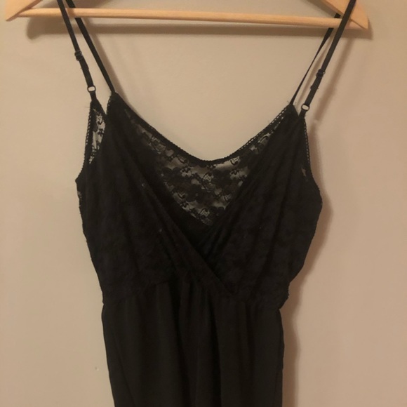 Black lace back romper - Picture 2 of 2